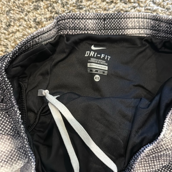Nike Shorts - Picture 2 of 3